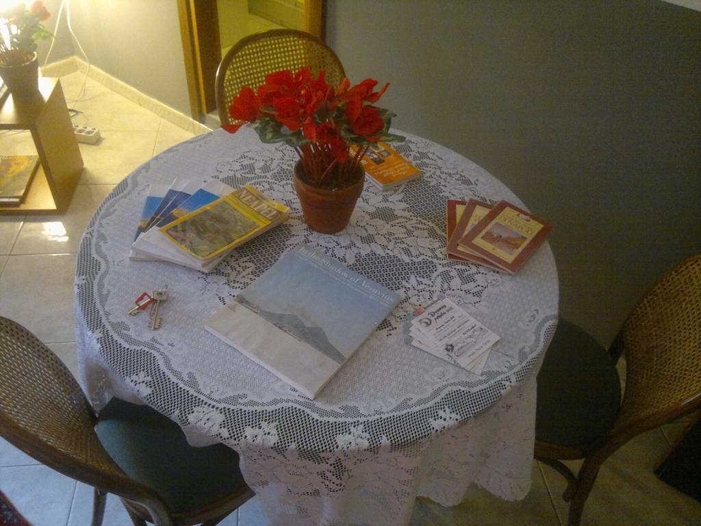 Dreaming Of Naples Bed & Breakfast Room photo